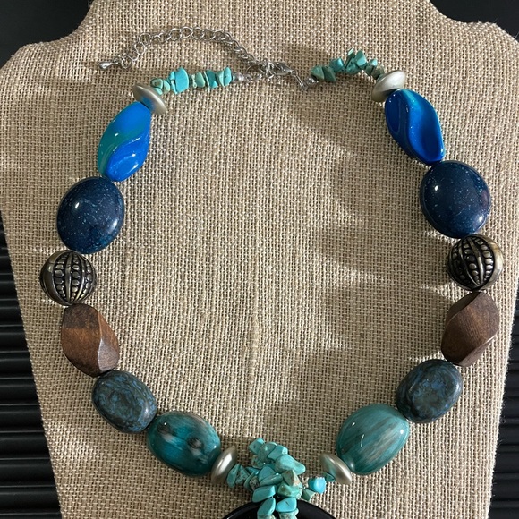 Turquoise & Brown Beaded Statement Necklace & Earrings Set - Picture 8 of 9